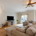 Windy City Getaway - 3Br 2Ba Chicago Townhouse Home